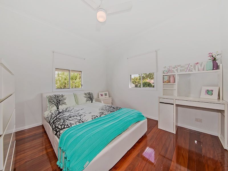 79 Grattan Tce, Manly QLD 4179