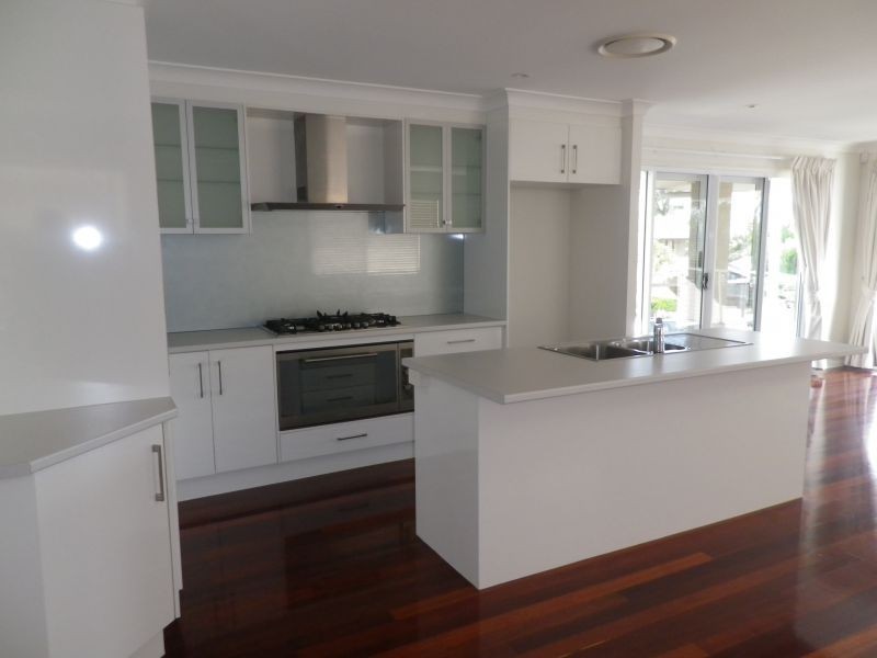 35 Patterson Street, Wynnum West QLD 4178