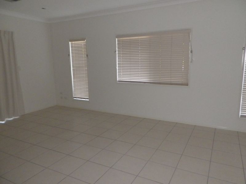 35 Patterson Street, Wynnum West QLD 4178