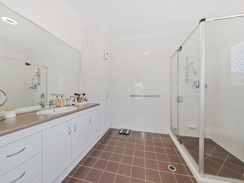 28 Ure St, Wynnum QLD 4178