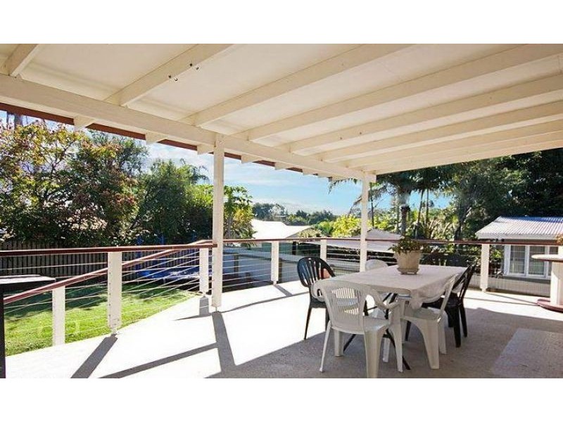 81 Roseneath Pde, Wynnum West QLD 4178