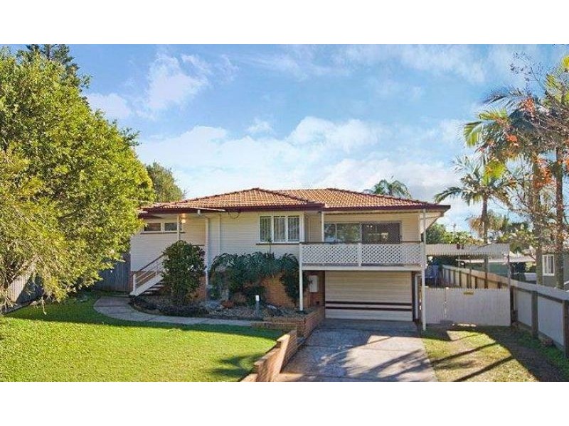 81 Roseneath Pde, Wynnum West QLD 4178