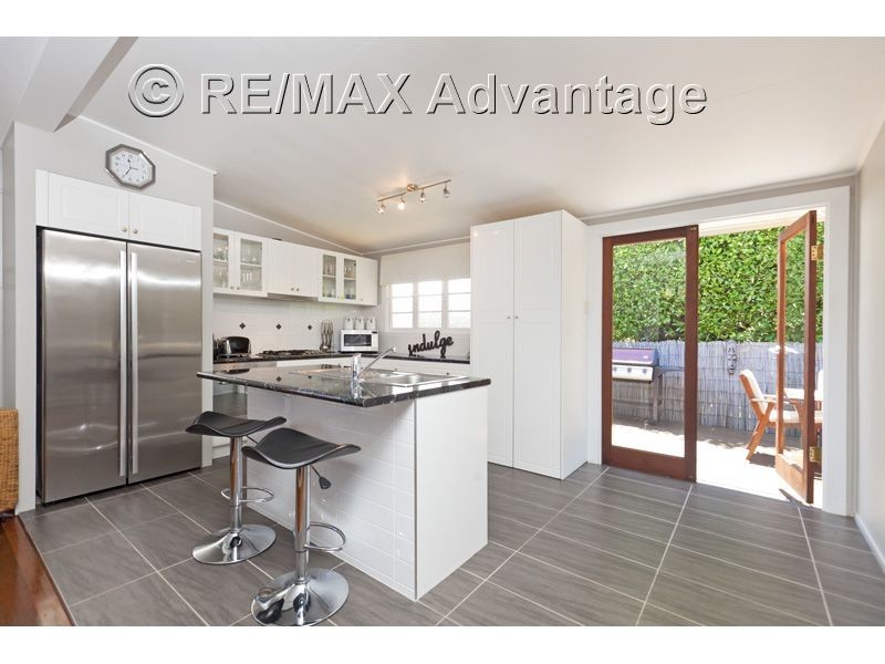 94 Whites Rd, Manly West QLD 4179