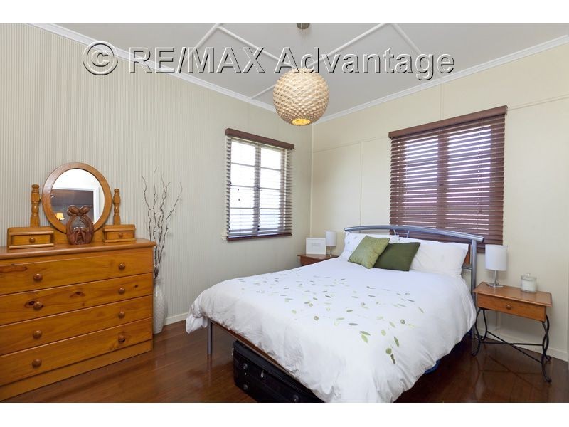 94 Whites Rd, Manly West QLD 4179