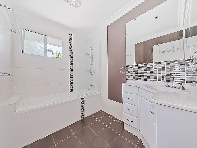 74 Wynnum Road North, Wynnum QLD 4178