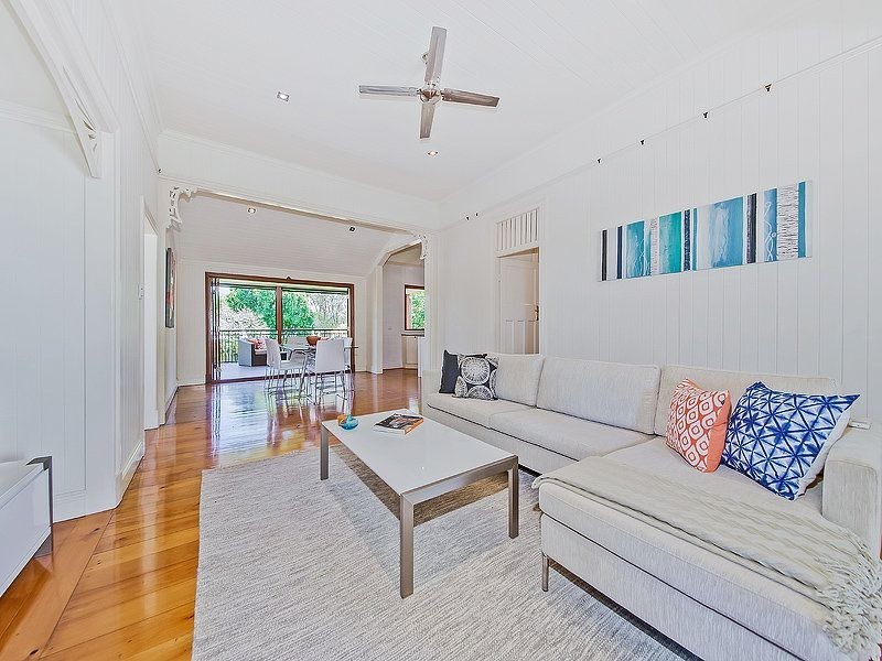 106 Stradbroke Avenue, Wynnum QLD 4178