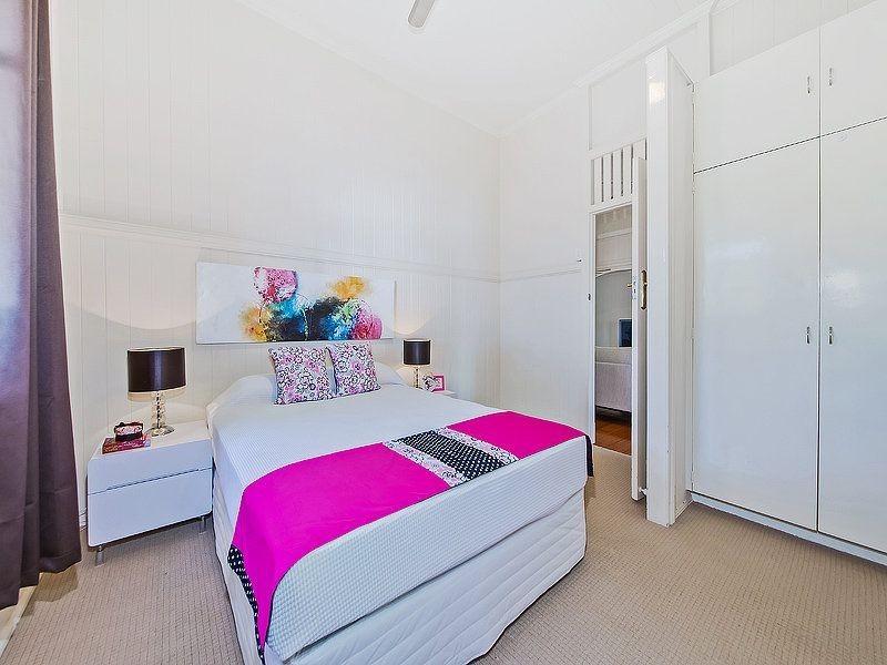 106 Stradbroke Avenue, Wynnum QLD 4178