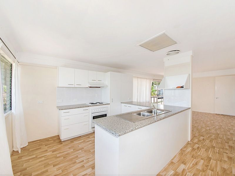 37 Oceana Terrace, Manly QLD 4179