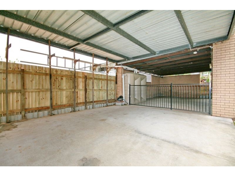 2 Brockworth Street, Wynnum West QLD 4178