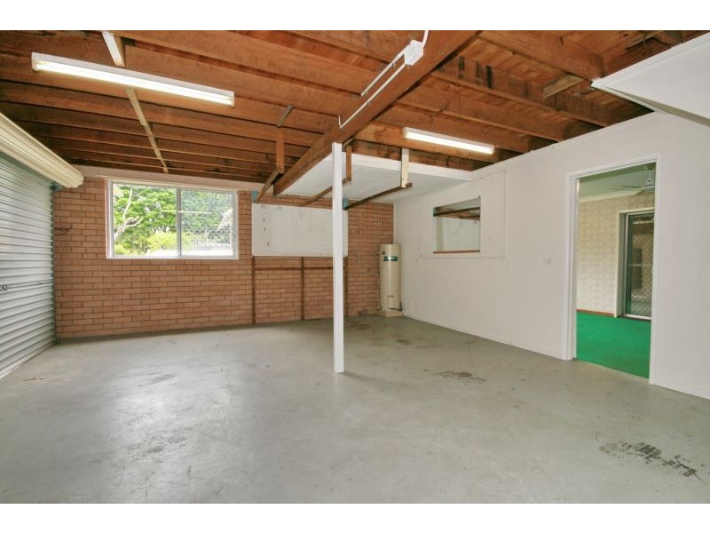 2 Brockworth Street, Wynnum West QLD 4178