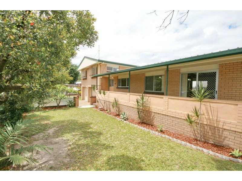 2 Brockworth Street, Wynnum West QLD 4178