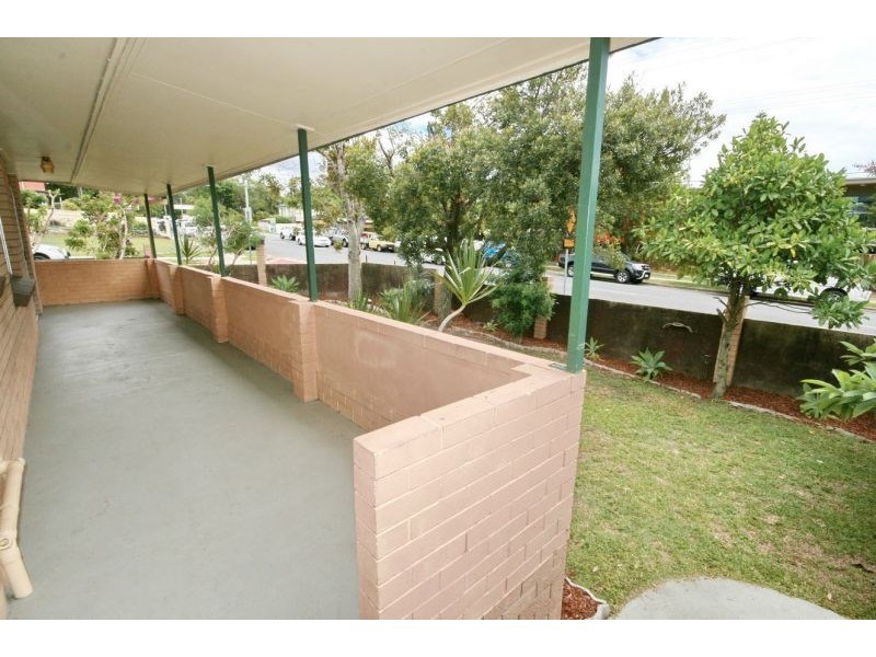 2 Brockworth Street, Wynnum West QLD 4178