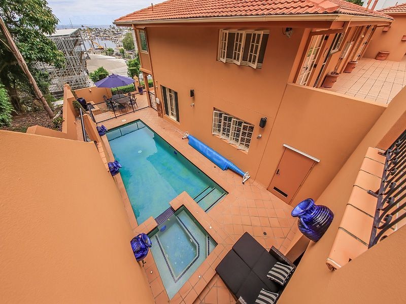 571 Royal Esplanade, Manly QLD 4179