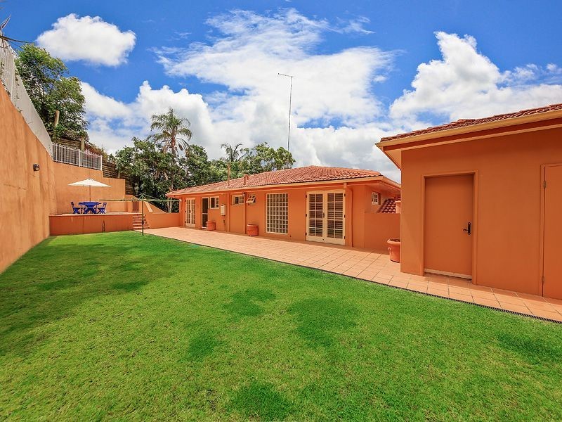 571 Royal Esplanade, Manly QLD 4179