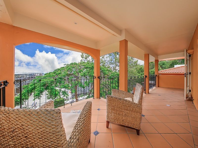 571 Royal Esplanade, Manly QLD 4179