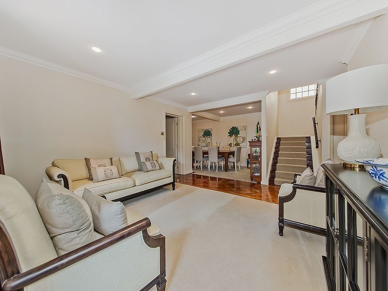 571 Royal Esplanade, Manly QLD 4179