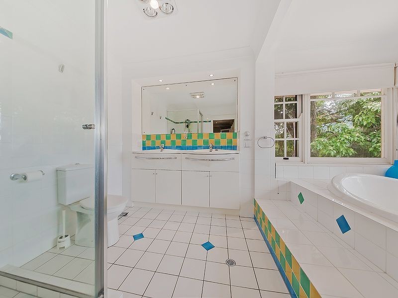 571 Royal Esplanade, Manly QLD 4179