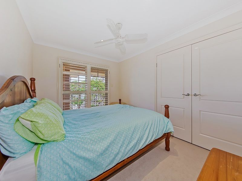571 Royal Esplanade, Manly QLD 4179