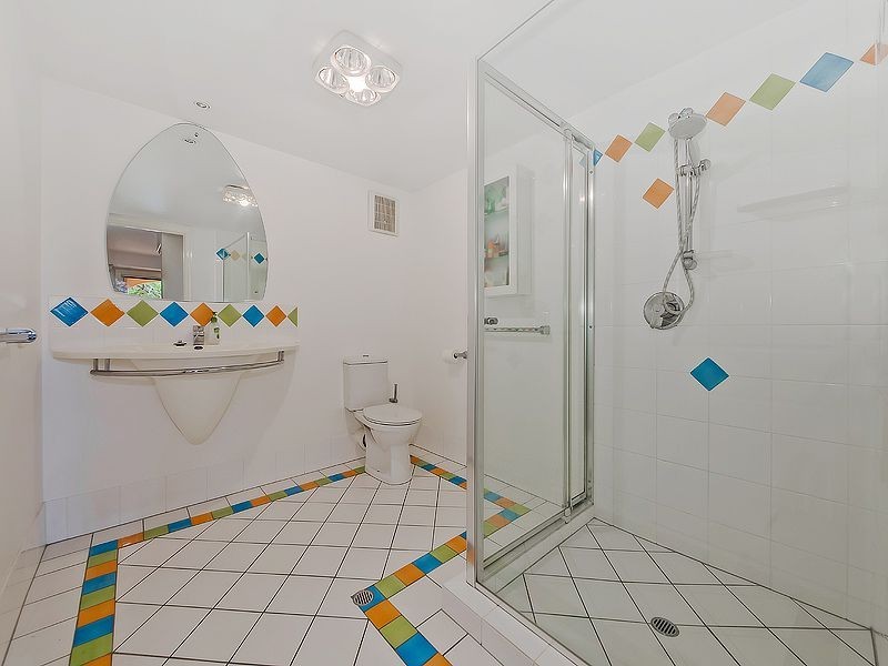 571 Royal Esplanade, Manly QLD 4179