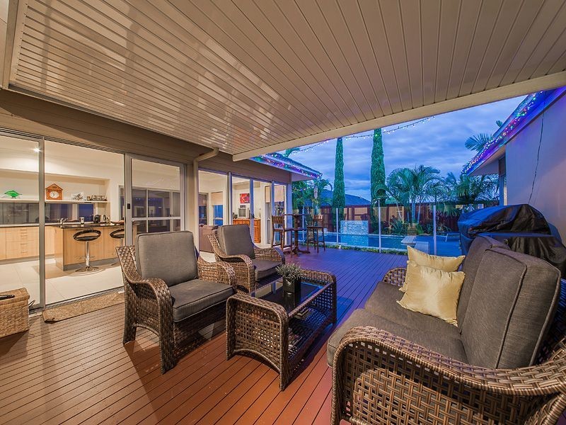 83 Mossvale Dr, Wakerley QLD 4154