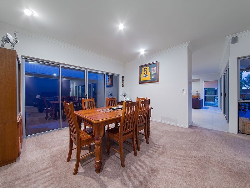 83 Mossvale Dr, Wakerley QLD 4154