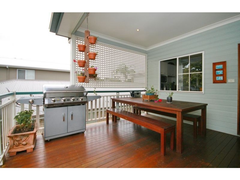 5 Hutton Avenue, Wynnum QLD 4178