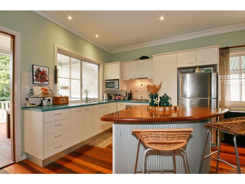 5 Hutton Avenue, Wynnum QLD 4178