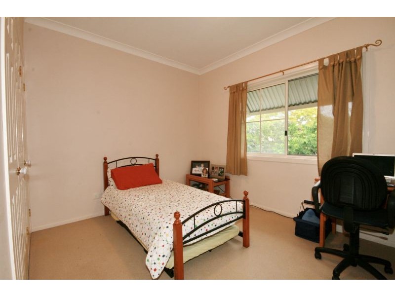 5 Hutton Avenue, Wynnum QLD 4178