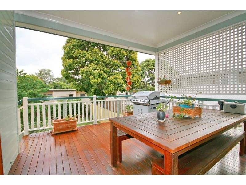 5 Hutton Avenue, Wynnum QLD 4178