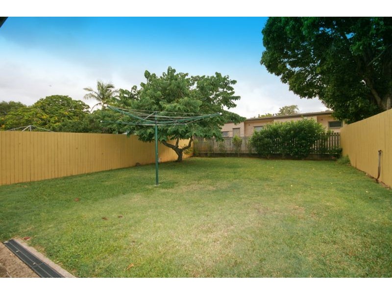 5 Hutton Avenue, Wynnum QLD 4178