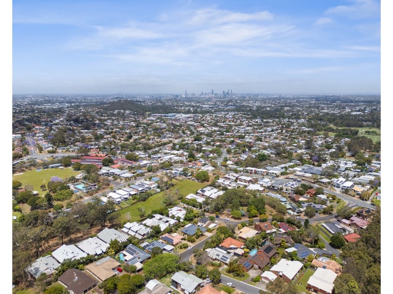 16 Ballinderry Street, Everton Park QLD 4053