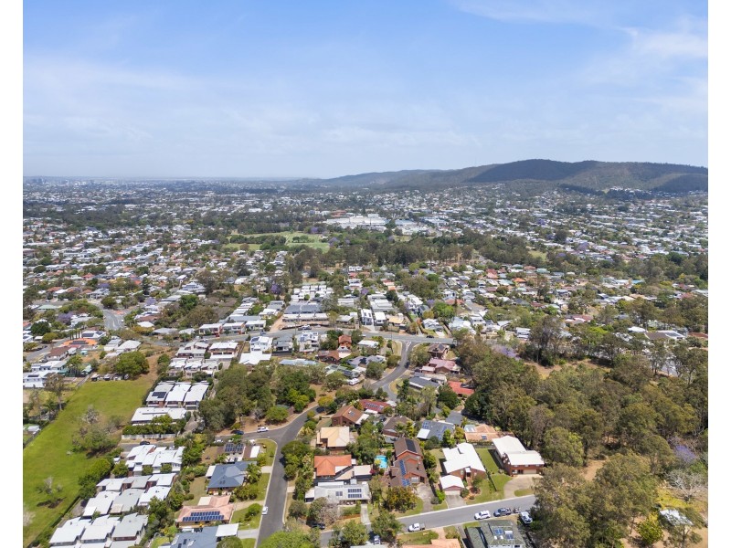 16 Ballinderry Street, Everton Park QLD 4053