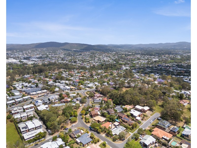 16 Ballinderry Street, Everton Park QLD 4053