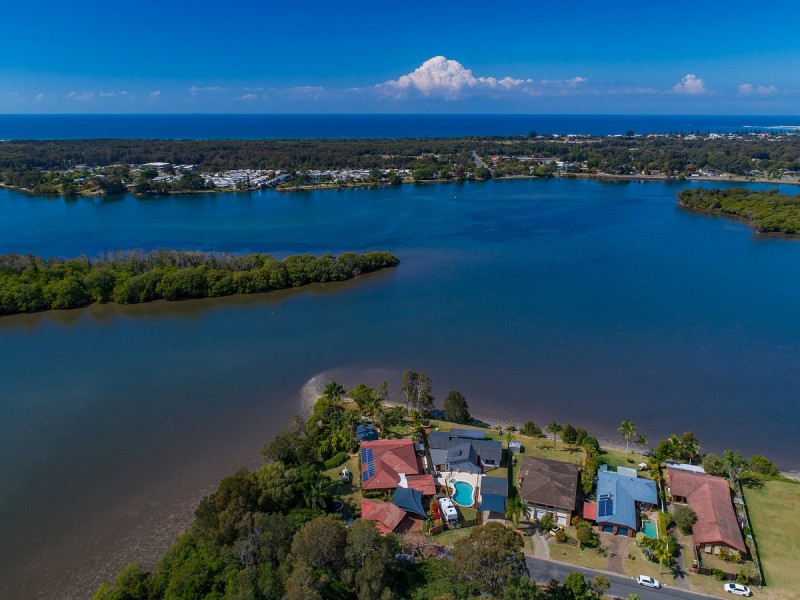 14 Seafarer Place, Banora Point NSW 2486