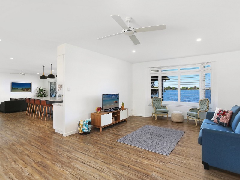 14 Seafarer Place, Banora Point NSW 2486