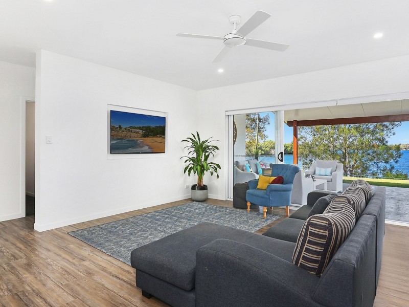 14 Seafarer Place, Banora Point NSW 2486