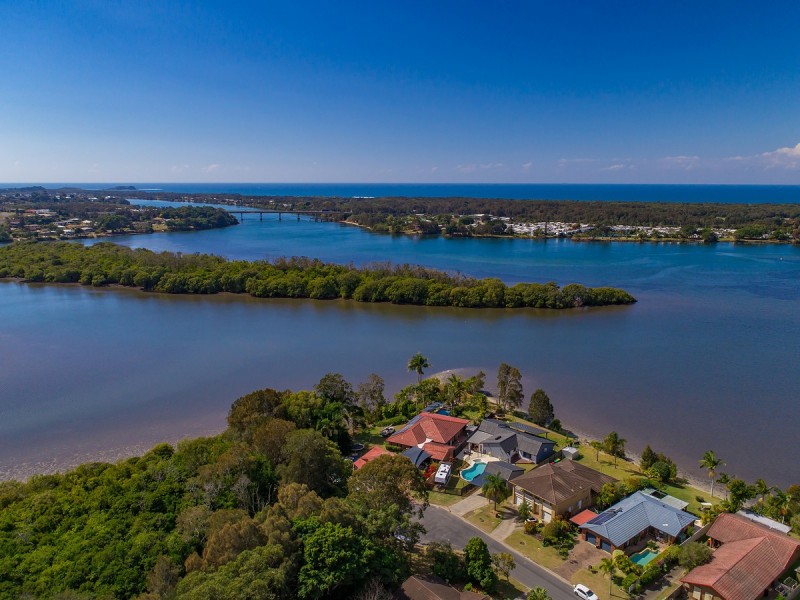 14 Seafarer Place, Banora Point NSW 2486