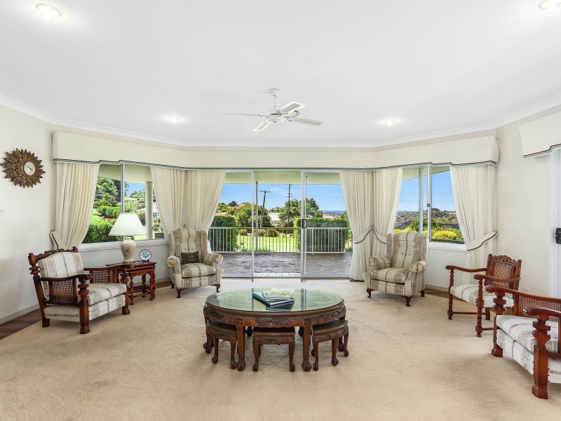 12 The Parapet, Banora Point NSW 2486