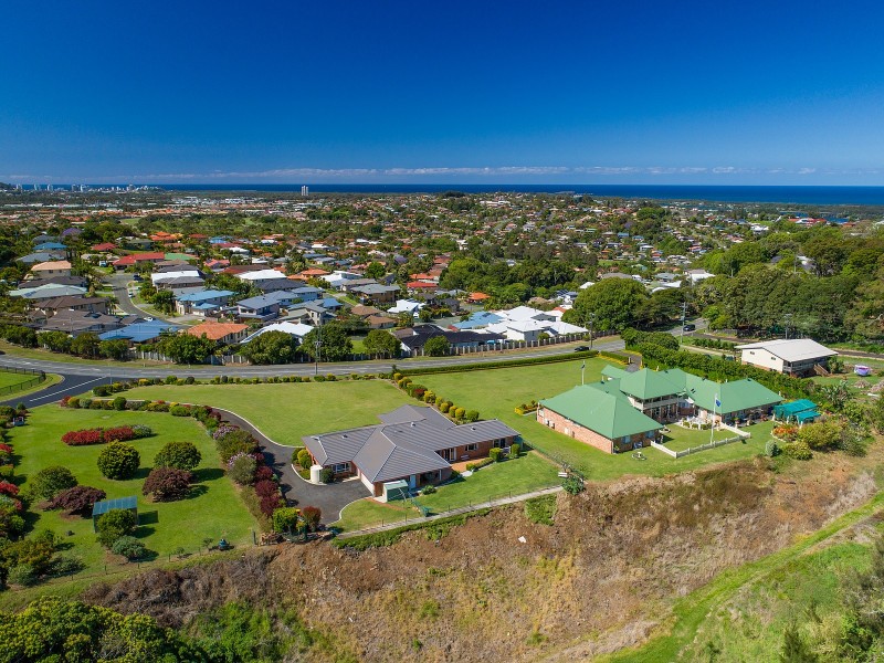 12 The Parapet, Banora Point NSW 2486