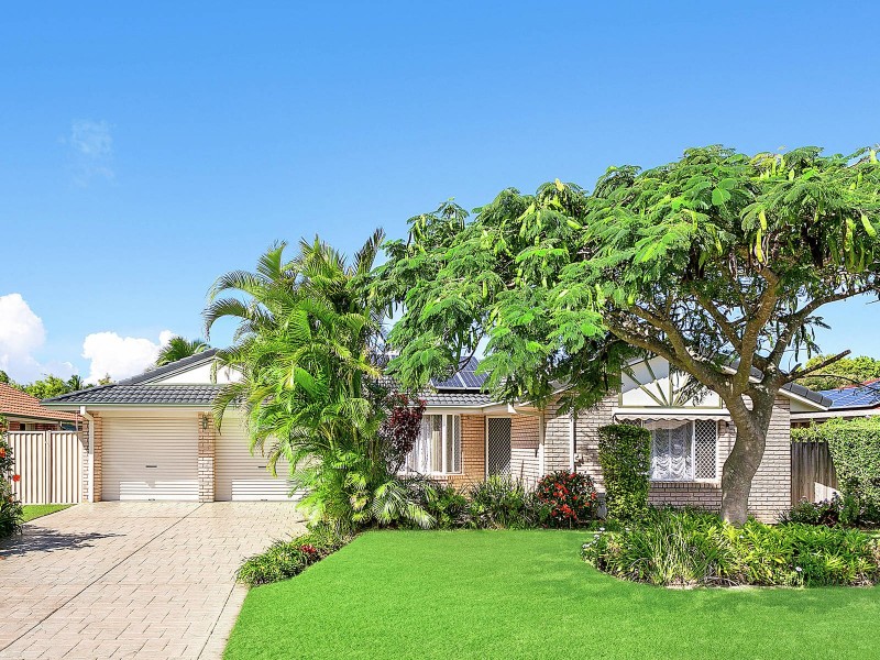 32 Avondale Drive, Banora Point NSW 2486