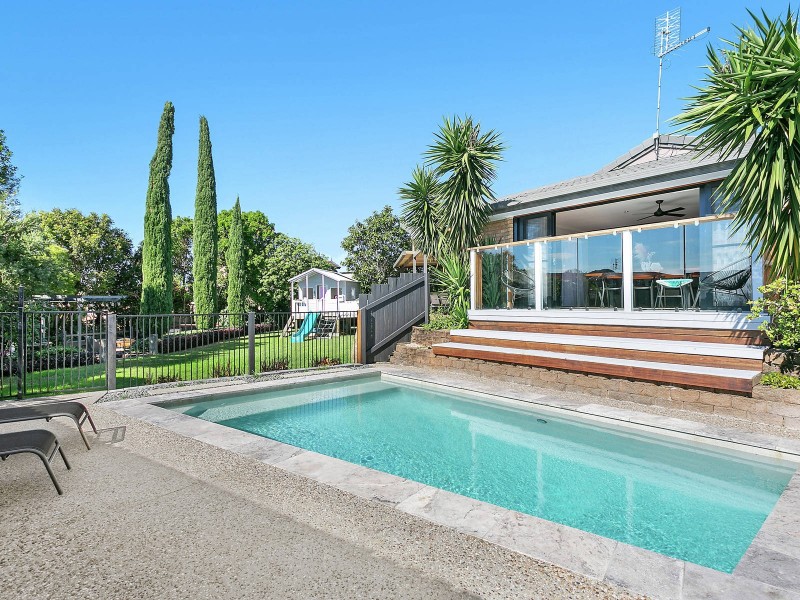 73 Lochlomond Drive, Banora Point NSW 2486