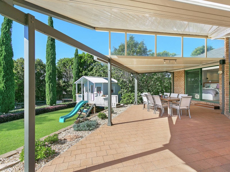 73 Lochlomond Drive, Banora Point NSW 2486