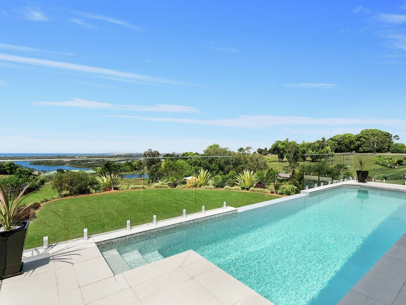 9 Sunnycrest Drive, Terranora NSW 2486