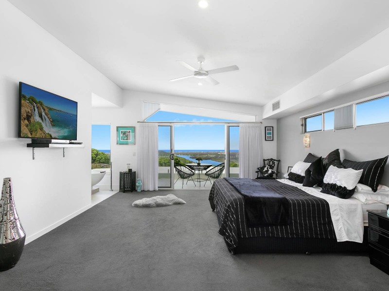 9 Sunnycrest Drive, Terranora NSW 2486