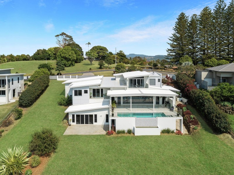 9 Sunnycrest Drive, Terranora NSW 2486