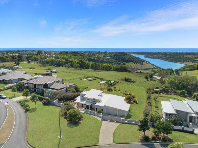 9 Sunnycrest Drive, Terranora NSW 2486