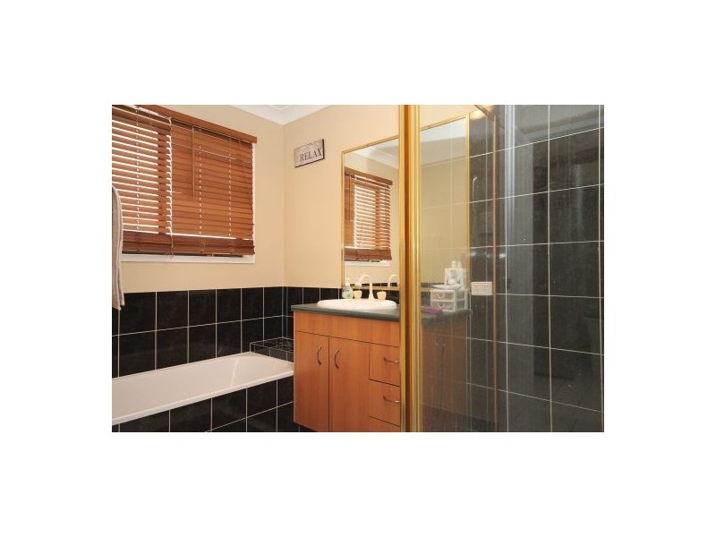 18 Treecreeper Court, Elimbah QLD 4516