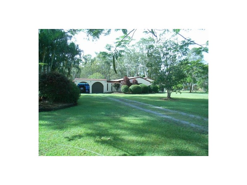 73 Pauls Rd, Upper Caboolture QLD 4510