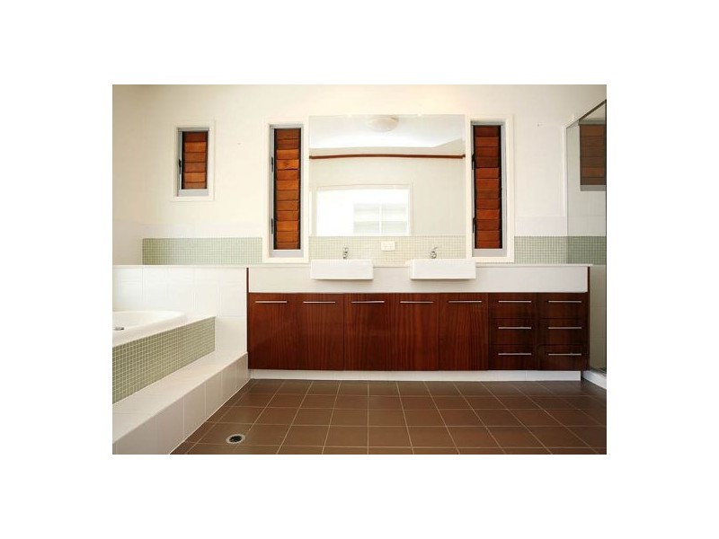 Sandstone Point QLD 4511