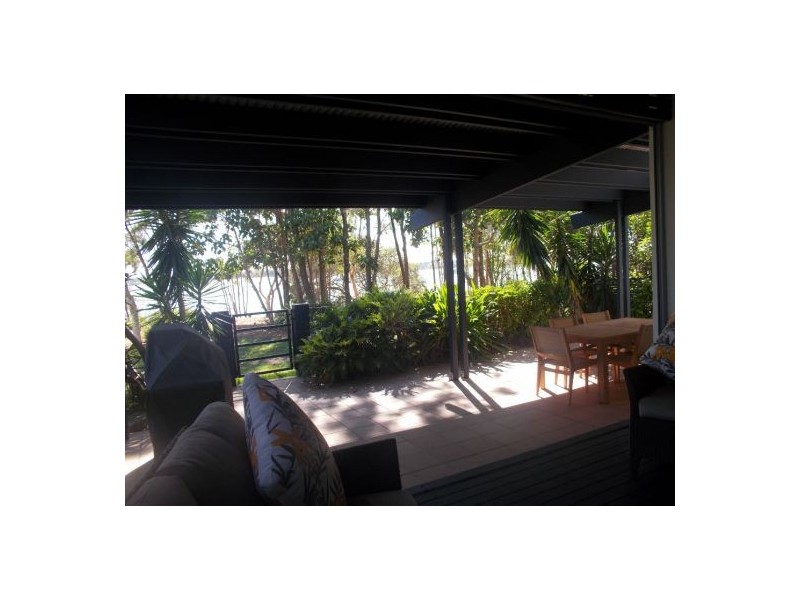 Sandstone Point QLD 4511
